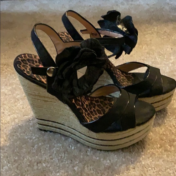 Betsy Johnson wedged heels Sz 6 - Picture 3 of 8